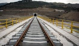 افتتاح بیش از ۱۲۰۰ کیلومتر راه و راه‌آهن